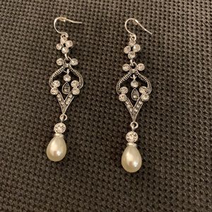 Chandelier earrings